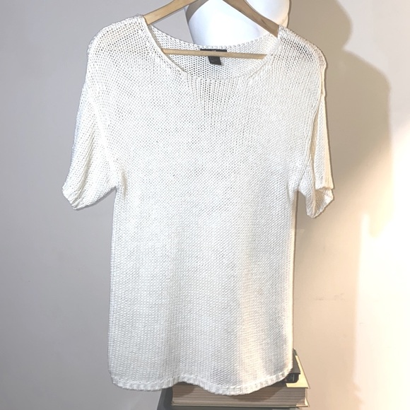EUC H&M Lightweight Short Sleeve Scoop Neck Knit Top White Small - Picture 1 of 5